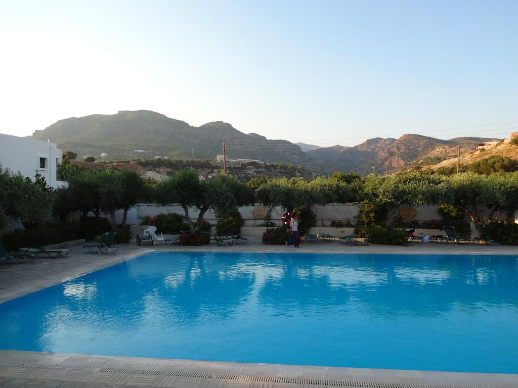 Villea Village Makrýgialos Exterior foto